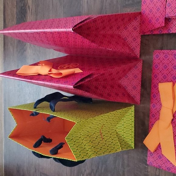 Tory Burch Paper Shopping Bags - Picture 5 of 5